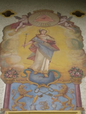 Wappen über Eingangstür